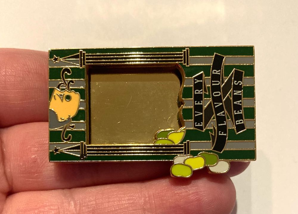 Bean Box + Scabbers, Slytherin  pin collectible - Main Image 2