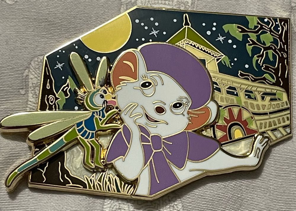 Bianca And Evinrude “Unlikely Kisses” Series - FANTASY (FlightsOFancyFantasyPins) Limited Edition Disney Pin - Fantasy pin collectible - Main Image 2