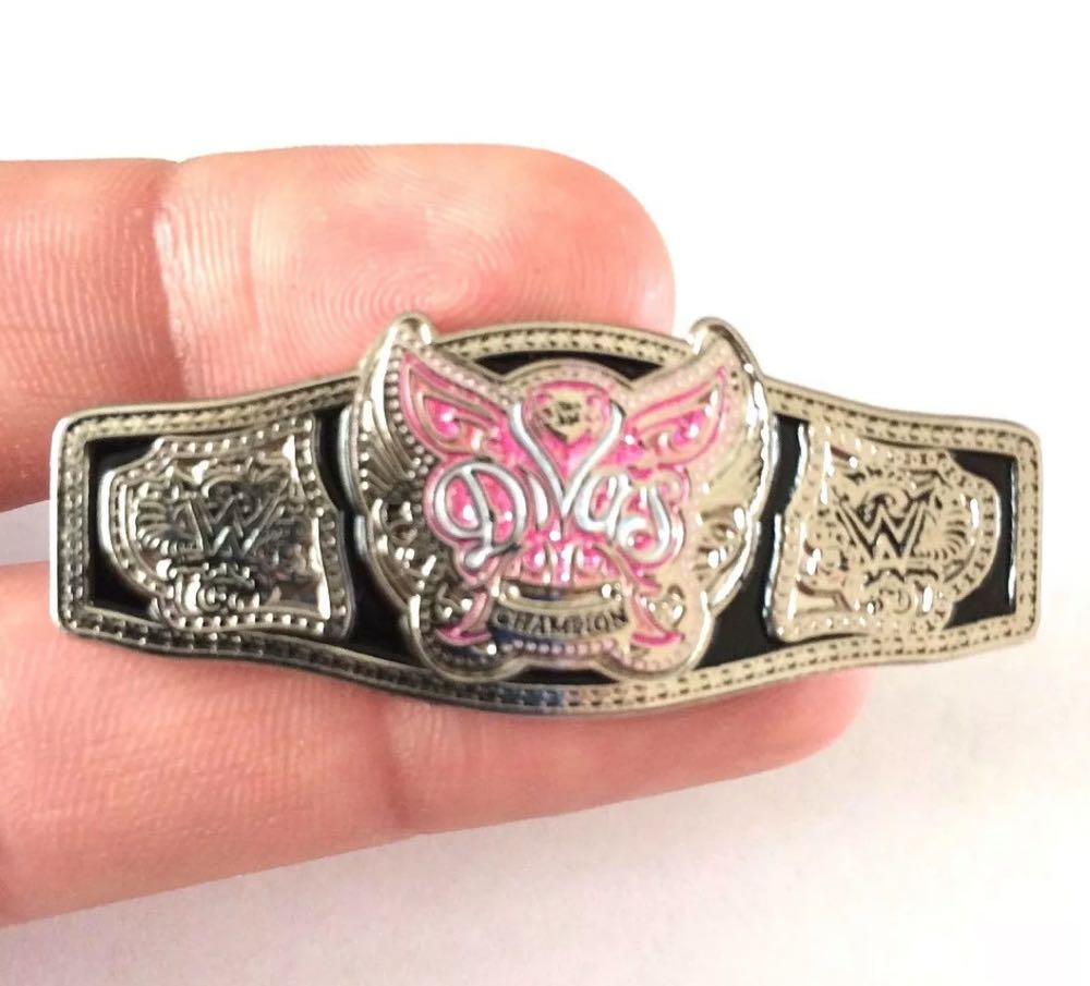 WWE Diva’s Championship Belt Pin - Enamel pin collectible - Main Image 4