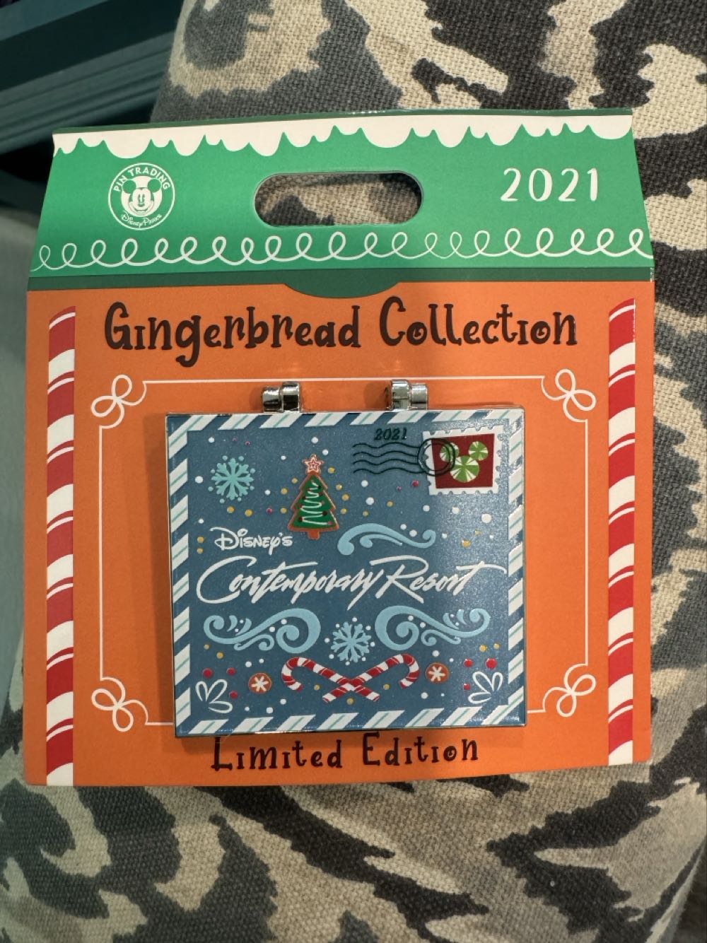Contemporary Post Card, gingerbread Collection - Limited Edition pin collectible [Barcode 400943064648] - Main Image 2
