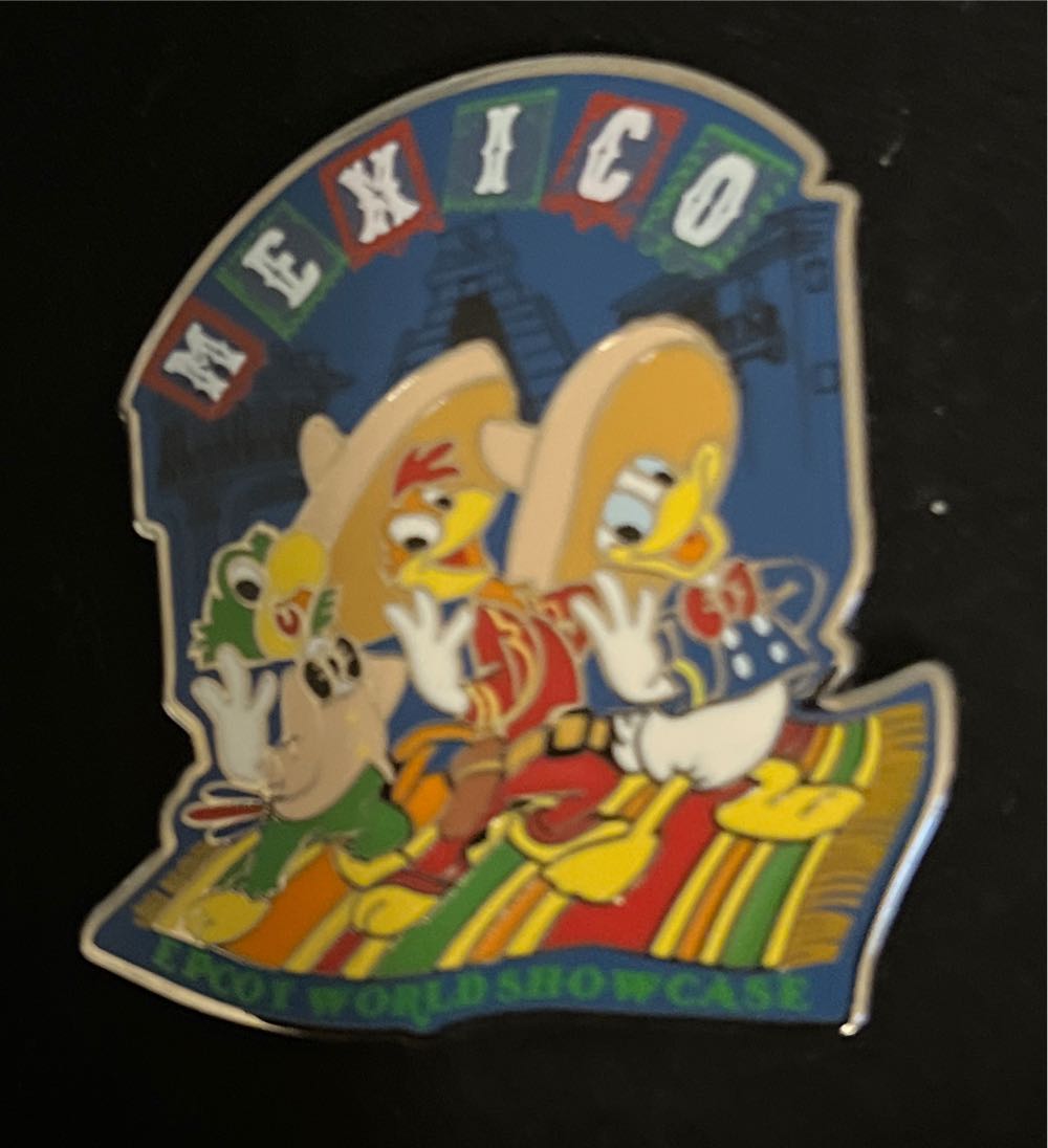 Disney Store Key Pin Mickey & Friends Fab 5 Daisy Chaser Mystery Series Large