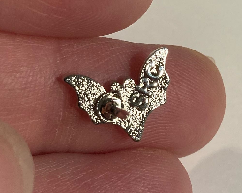 *  pin collectible - Main Image 4