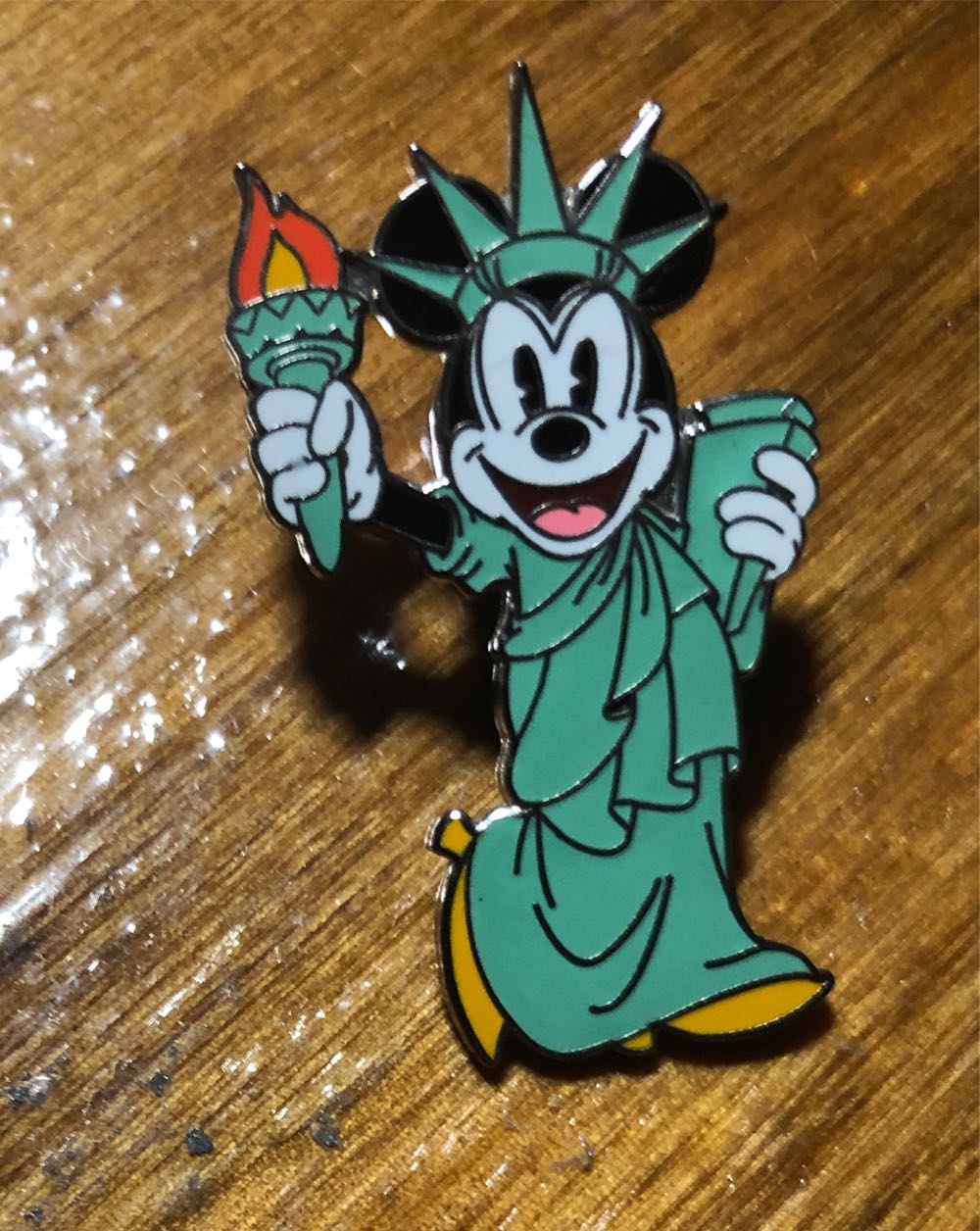 Disney: Minnie: Statue of Liberty  pin collectible - Main Image 1