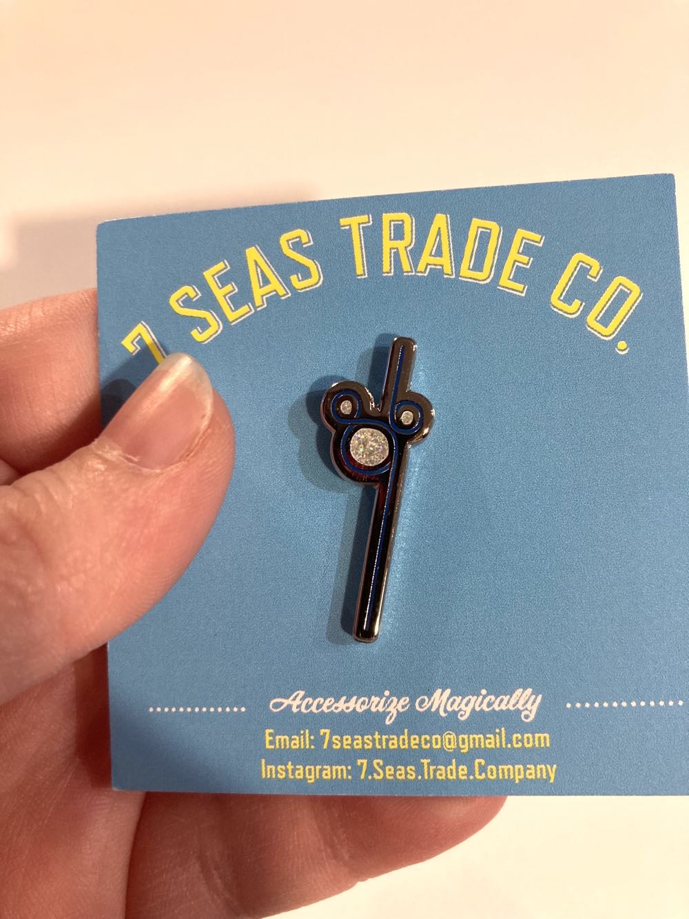 *  pin collectible - Main Image 2