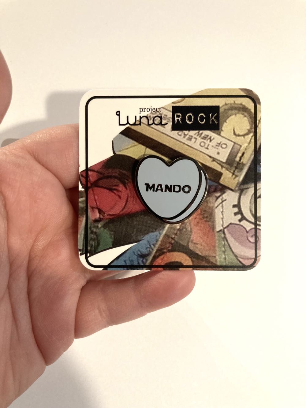 *  pin collectible - Main Image 2