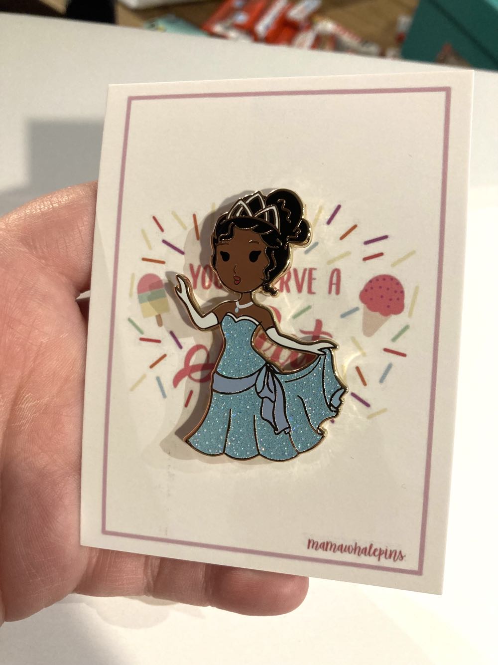 *  pin collectible - Main Image 3