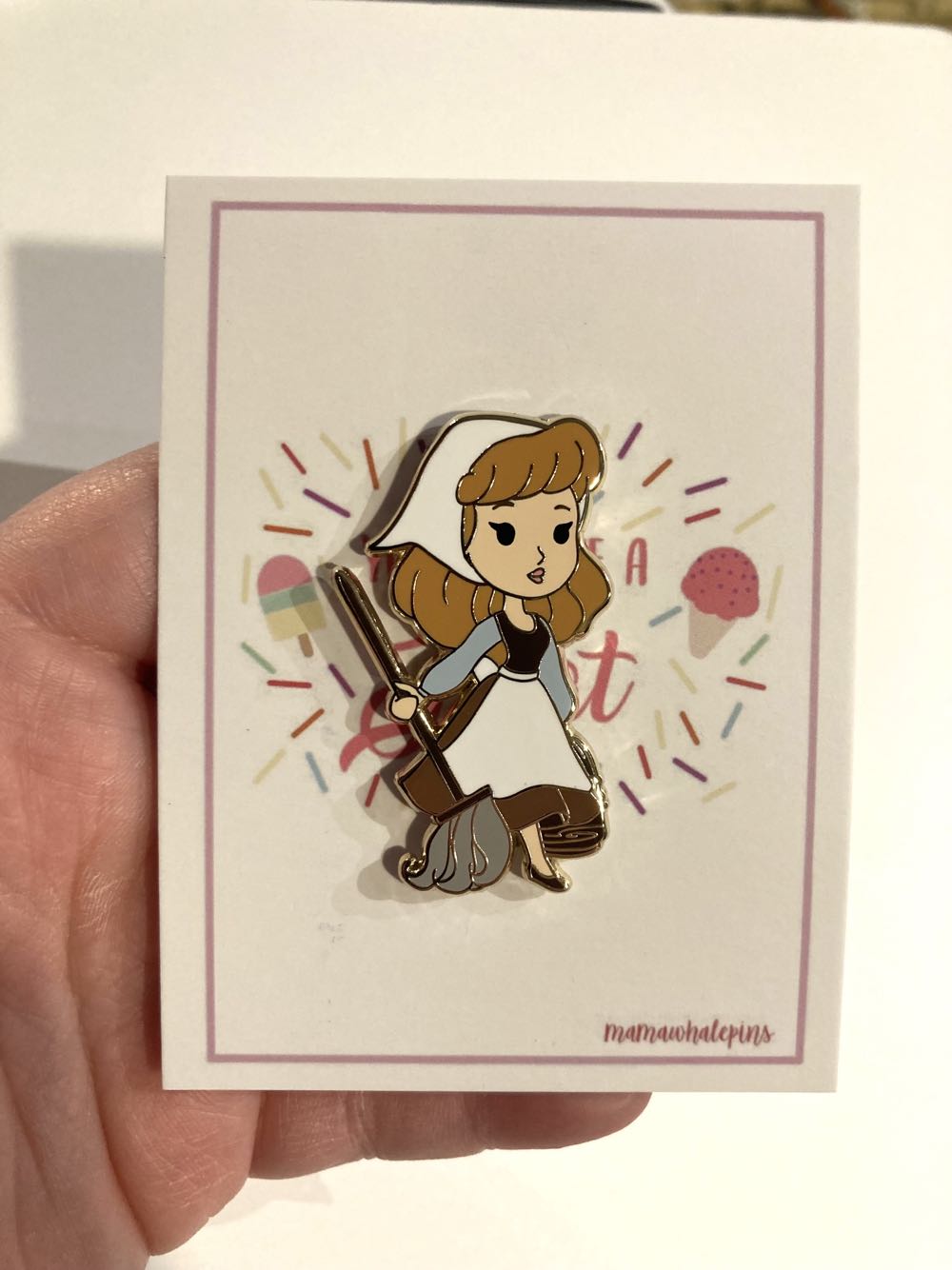 *  pin collectible - Main Image 2