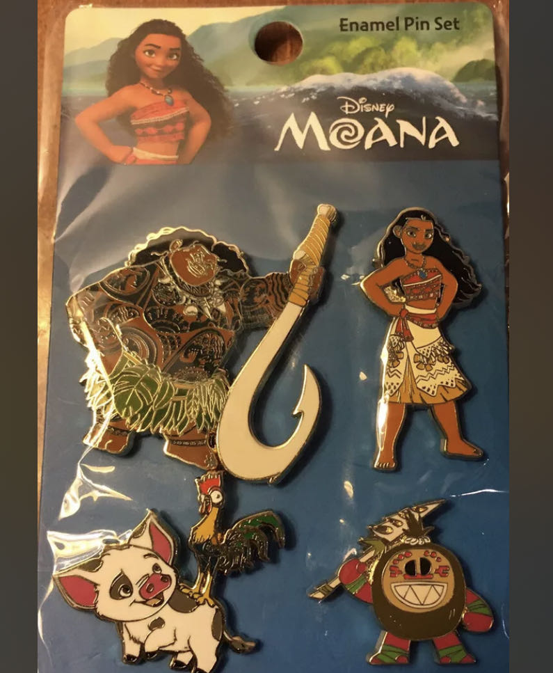Disney: Moana: 2018 Loungefly Pack 1/4  pin collectible - Main Image 2