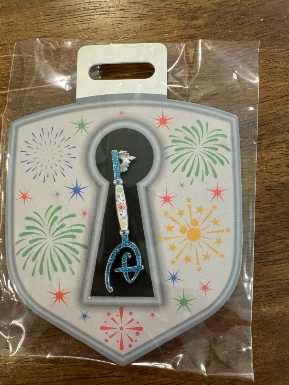 Key Pin Fireworks Celebration Key  pin collectible [Barcode 465051584990] - Main Image 2