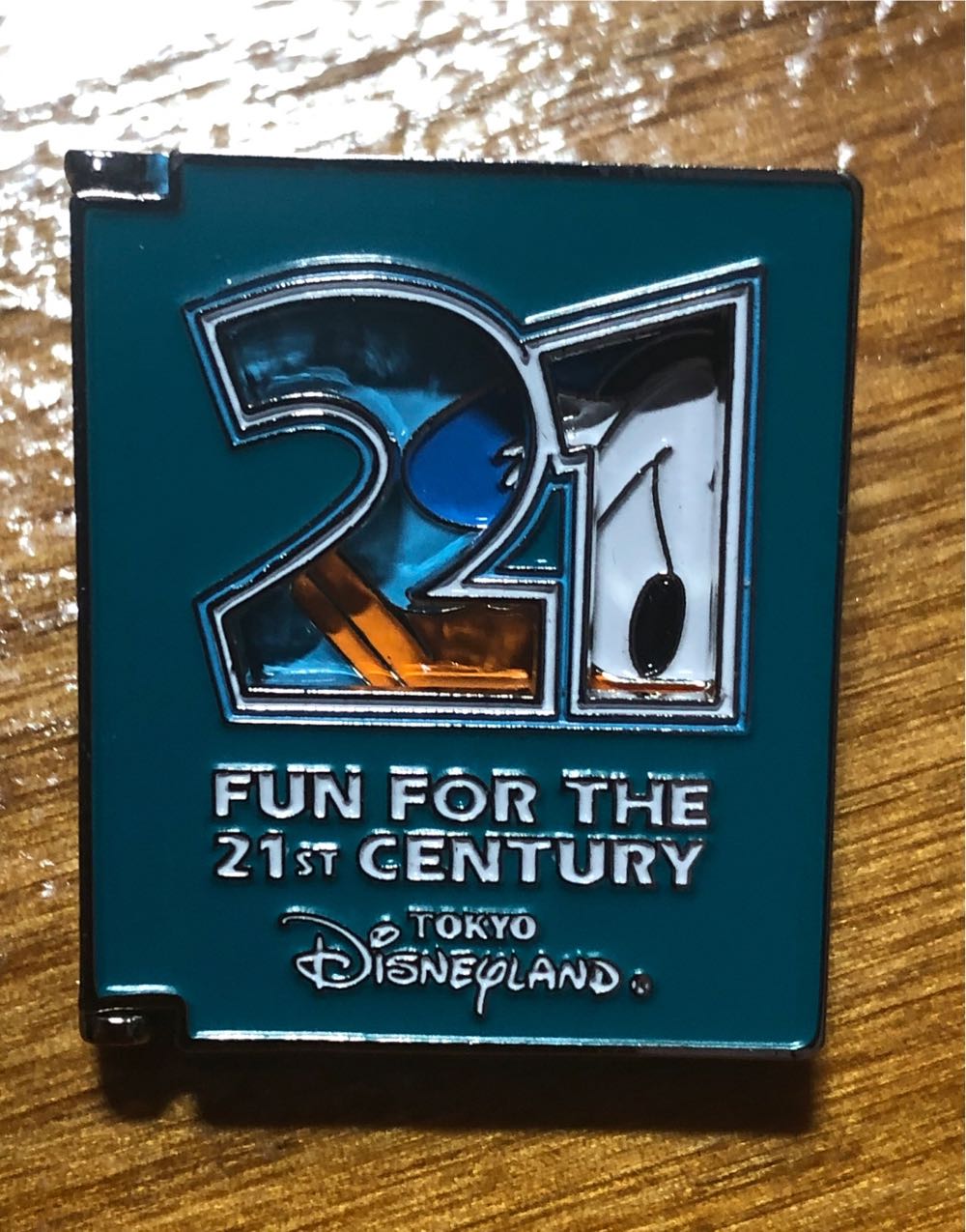 Disney: Donald: Book  pin collectible - Main Image 2
