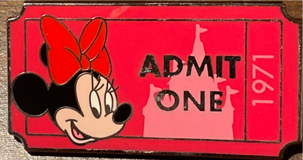 31516 - Disney® Visa® Cardmember Exclusive - Cinderella 70th Anniversary