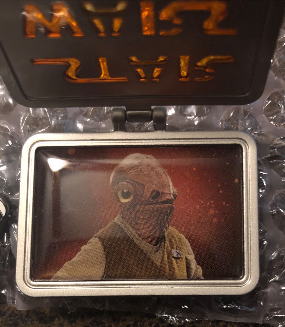 Star Wars: Force Awakens:   pin collectible - Main Image 2