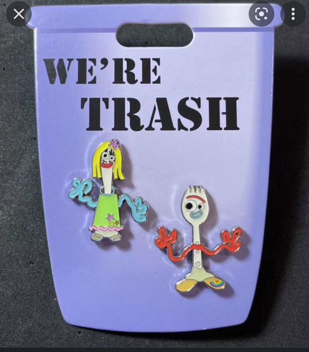 Disney: Toy Story: Forky  pin collectible - Main Image 2