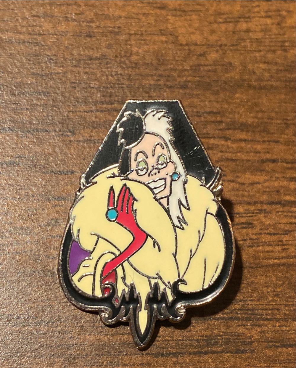 Alice Leaning On The Leaf