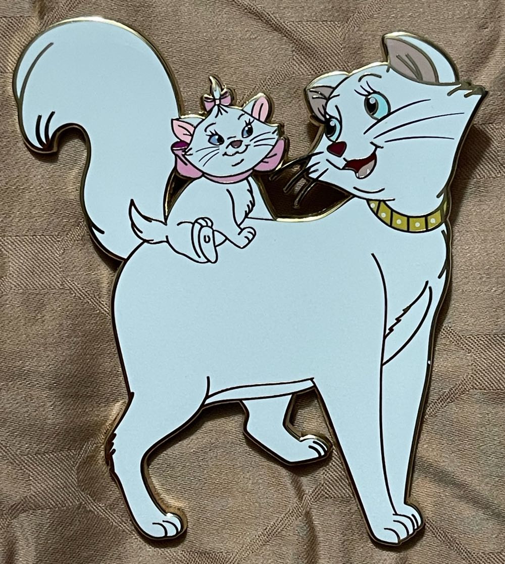 34217 - Disney Movie Club Exclusive VIP #66 - Timon and Pumbaa