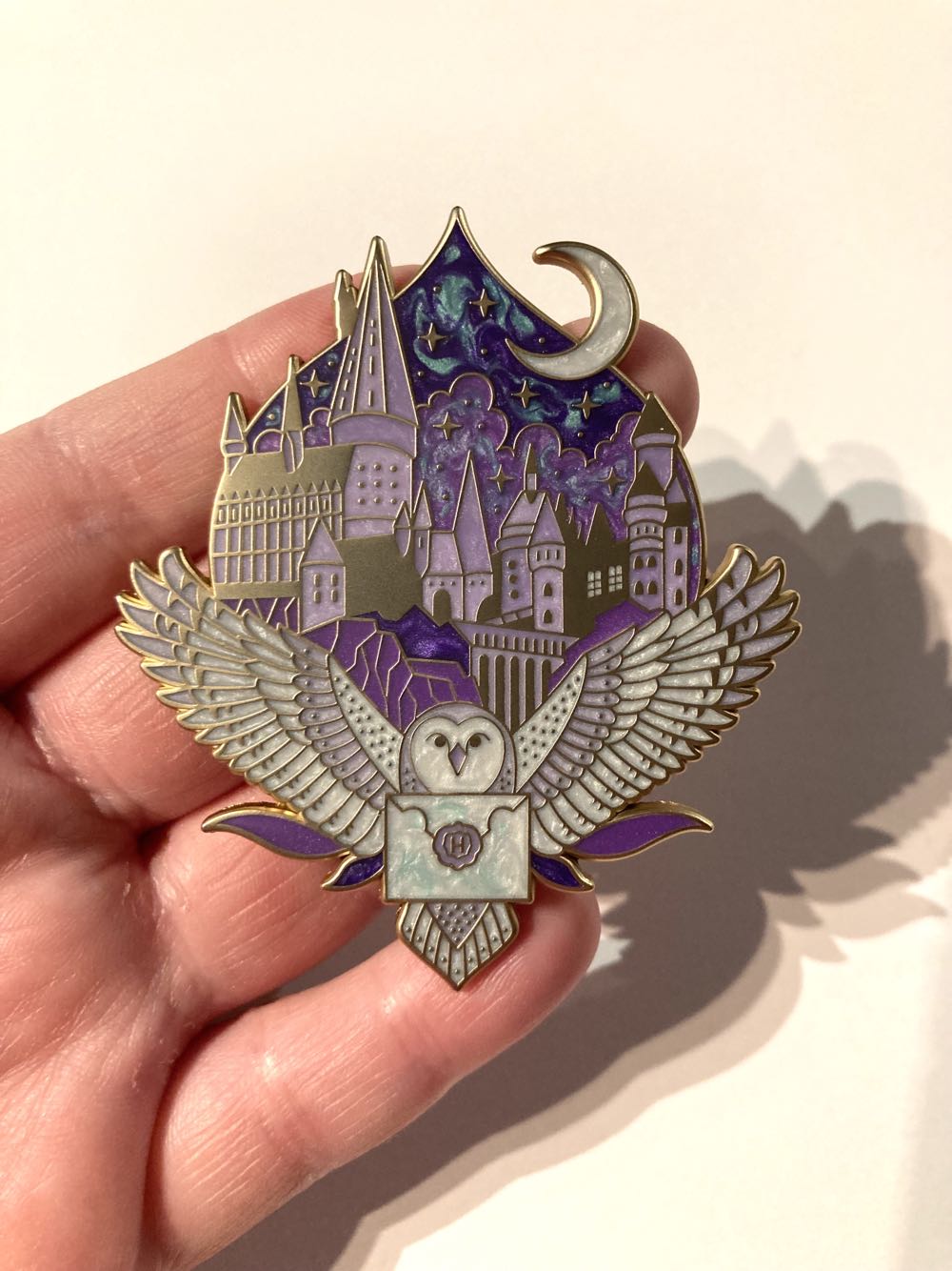 *  pin collectible - Main Image 2