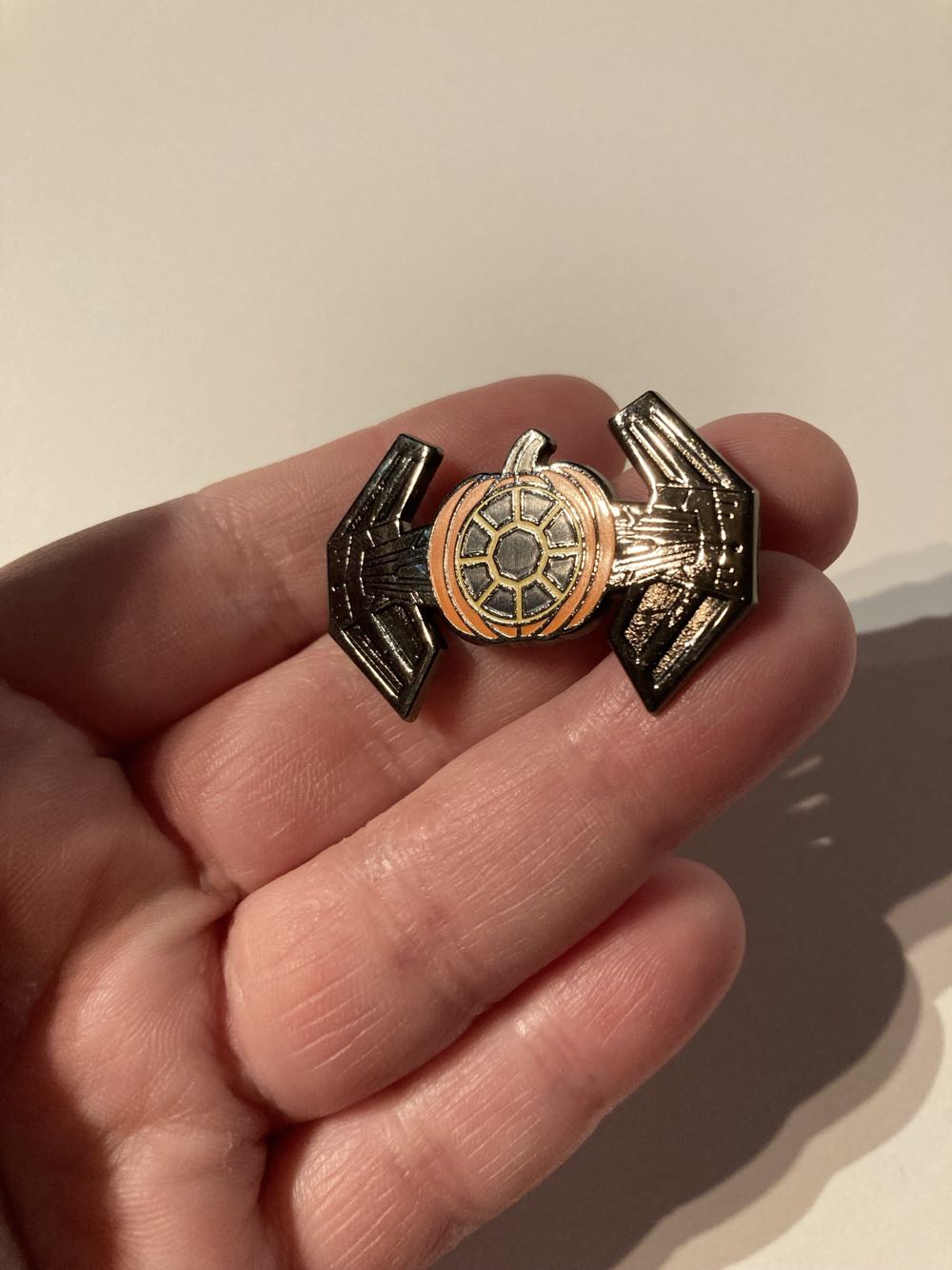 *  pin collectible - Main Image 2