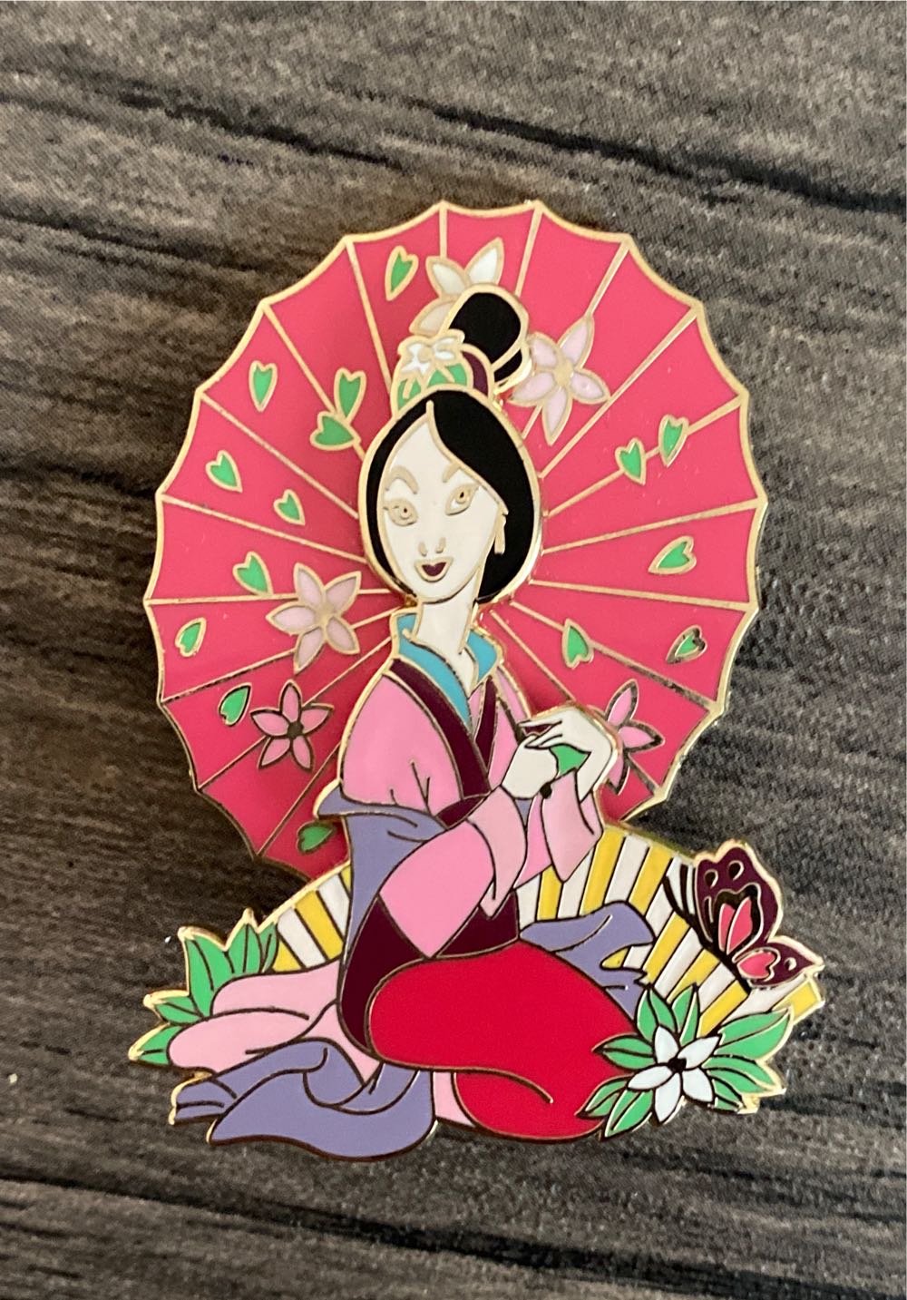 40853 - D23 2021 Welcome Gift - Walt Disney World 50th Anniversary - Florida's Fab Five