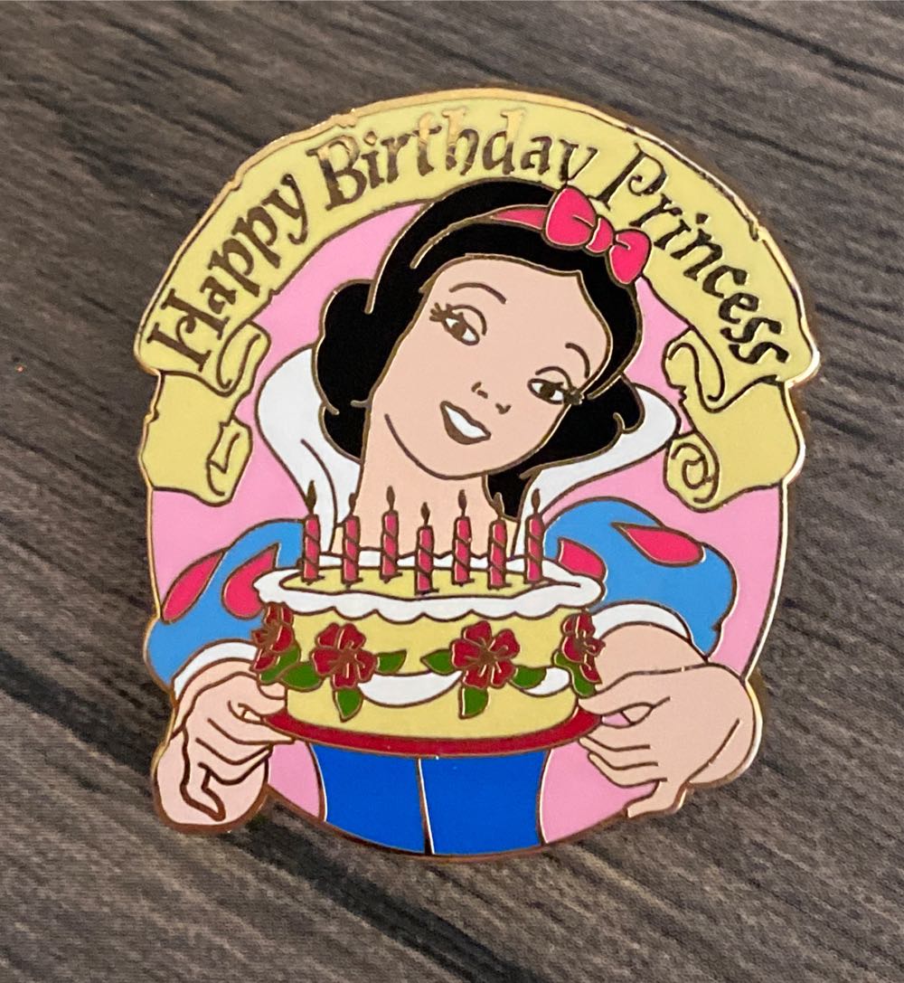 Meeko “Thanksgiving 2003” - Disneyland Cast Exclusive Limited Edition Pin