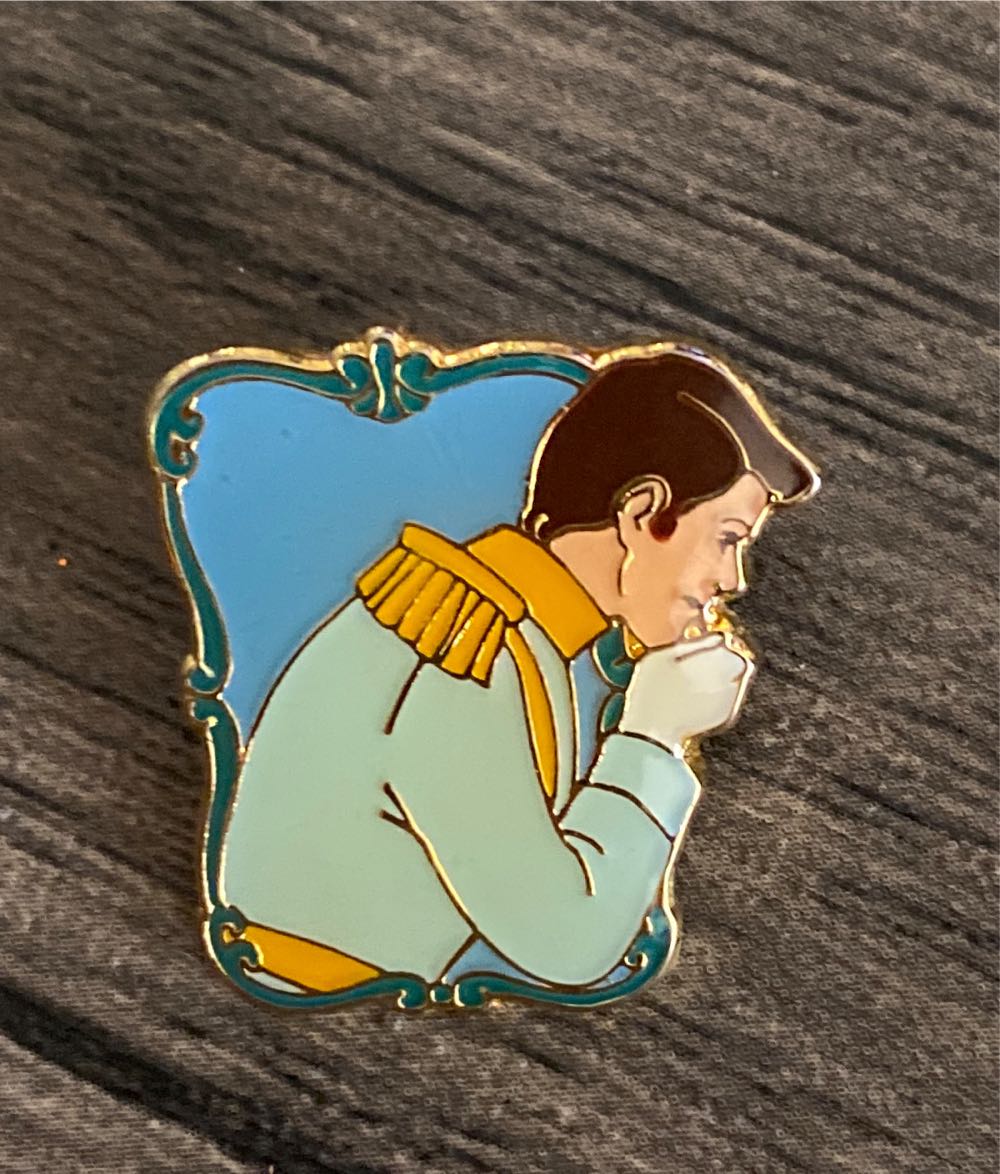 Alphabet Circle W Wall-E