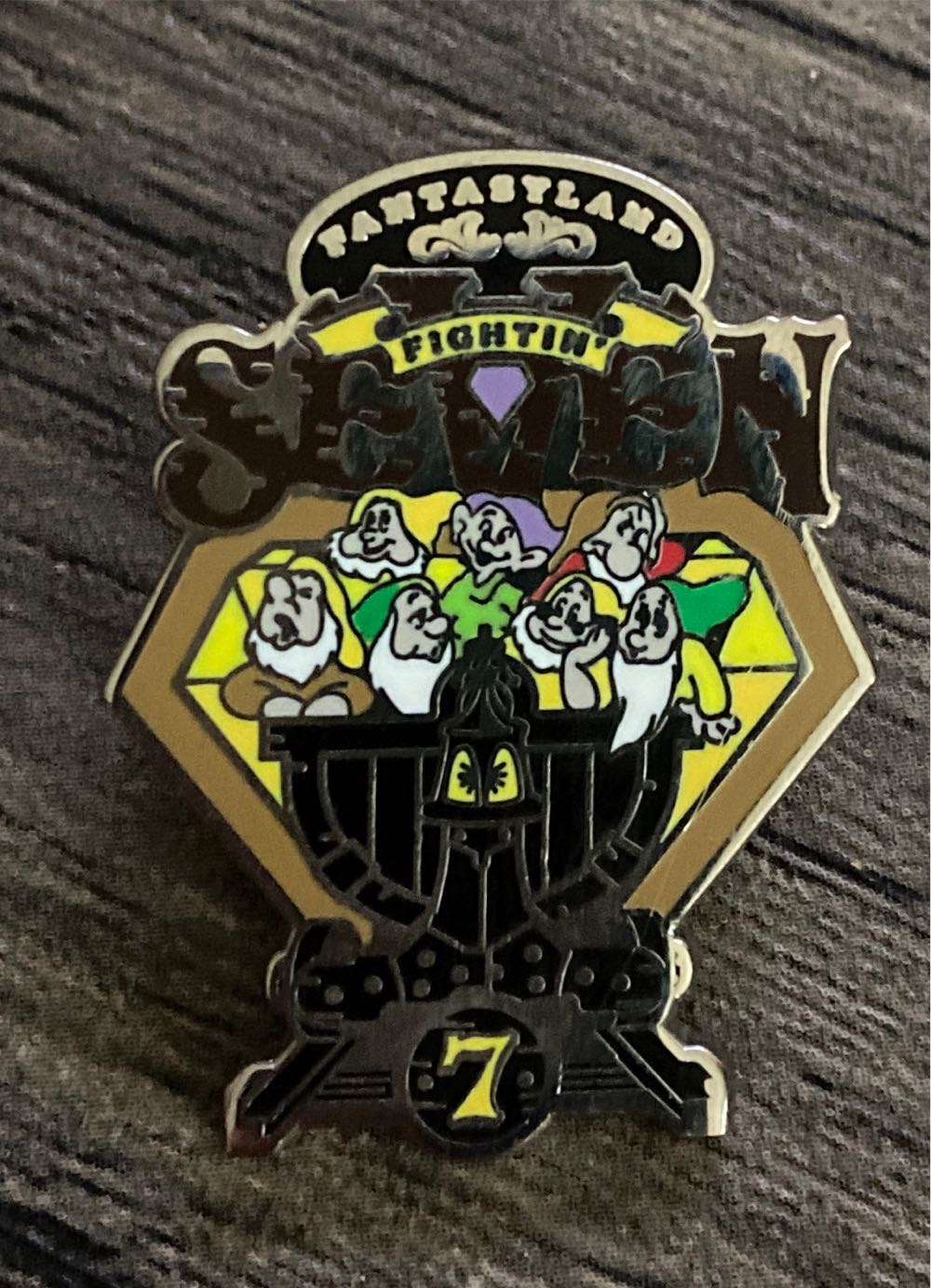 10 Years Of Pin Trading Daisy Duck Aecrtb