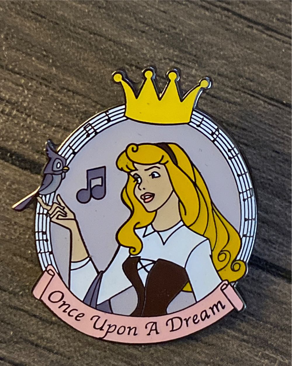 Disney Birds 2014 Hidden Mickey Big Mama