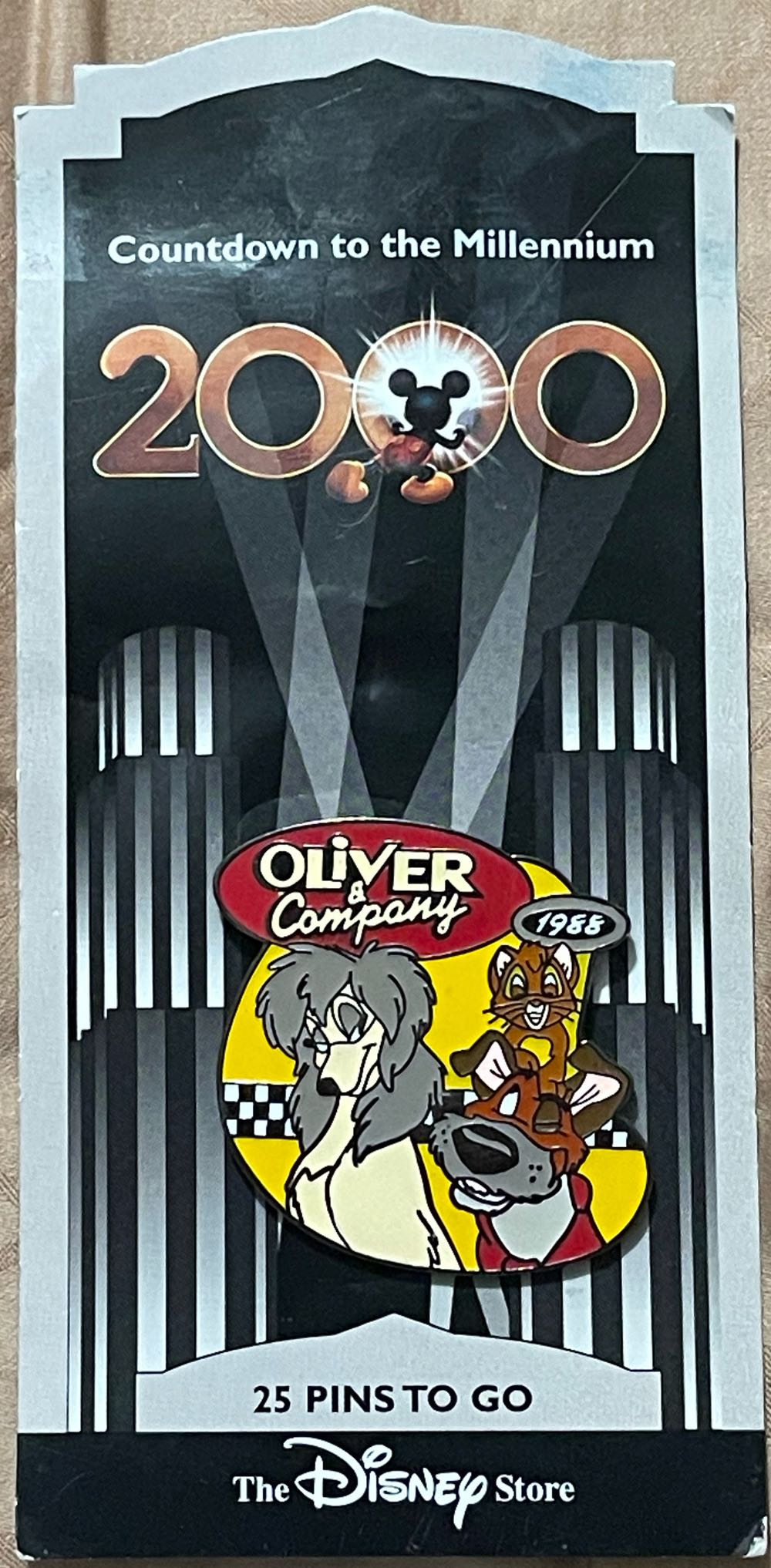 Oliver & Company “Countdown To The Millennium” Series - Disney Store Pin - Rack pin collectible [Barcode 715099970263] - Main Image 1