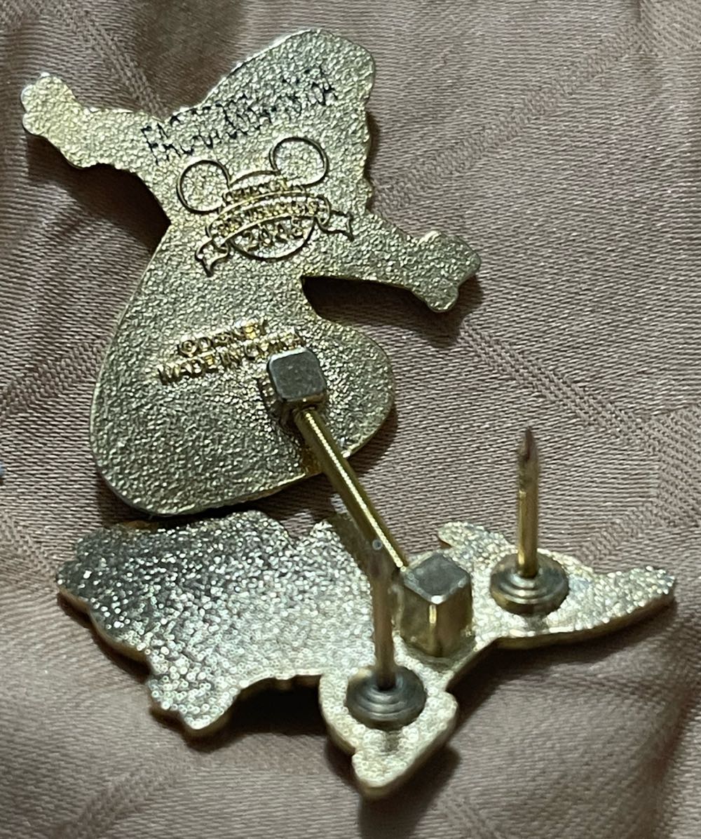 Chip N’ Dale Balancing - Disney Parks Pin - Rack pin collectible - Main Image 2