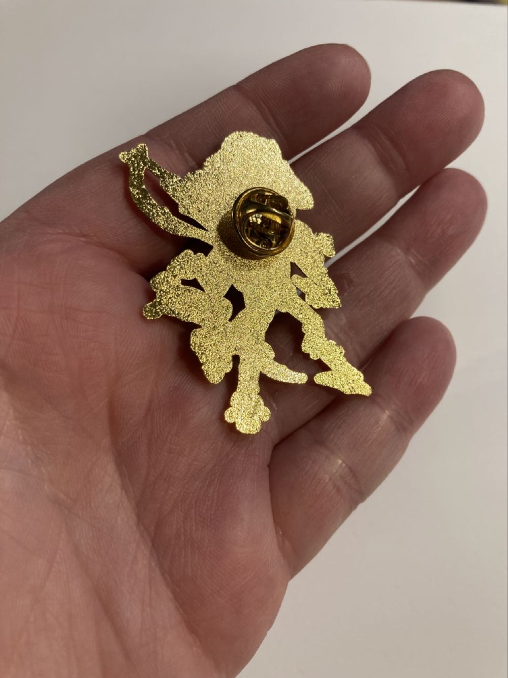 *  pin collectible - Main Image 2