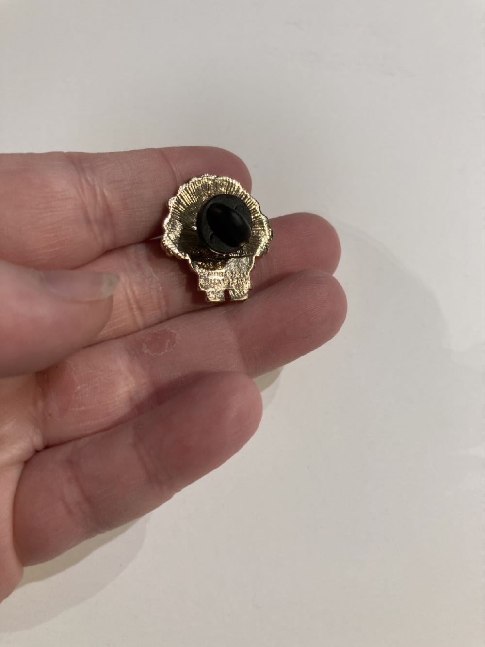 *  pin collectible - Main Image 2