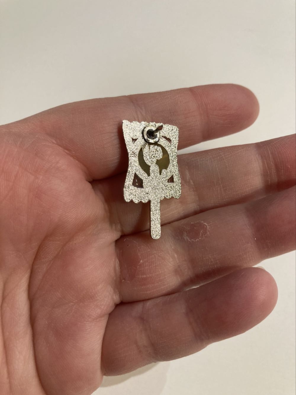 *  pin collectible - Main Image 2