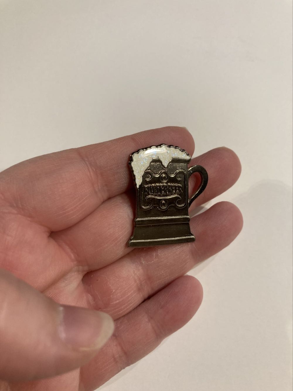 *  pin collectible - Main Image 2