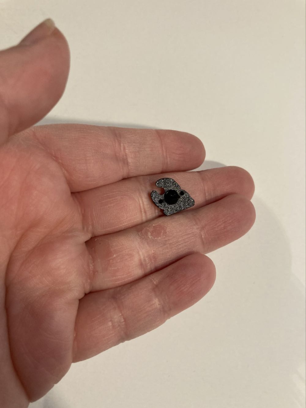 *  pin collectible - Main Image 2