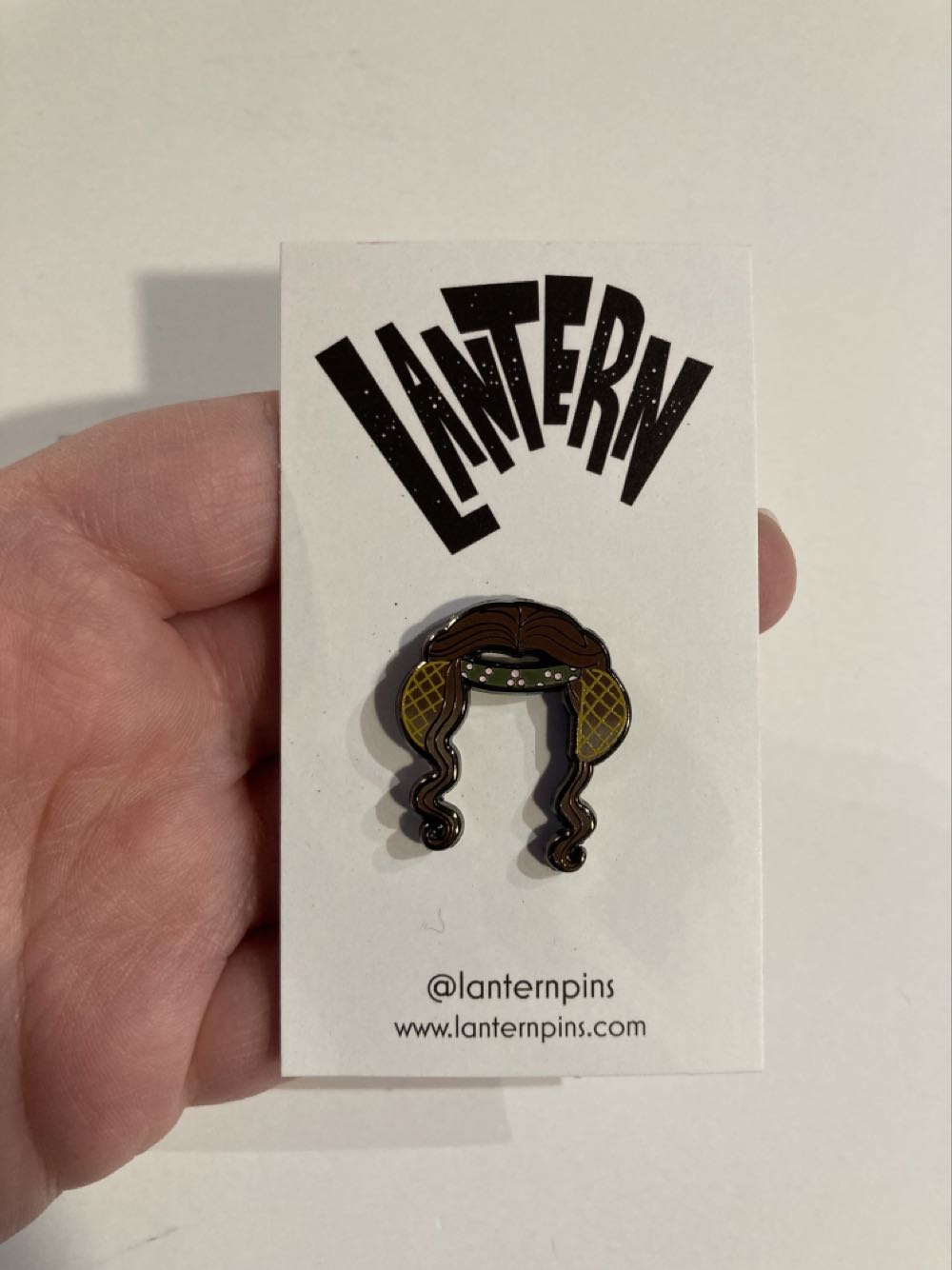 *  pin collectible - Main Image 3
