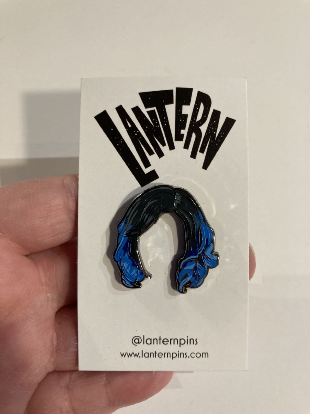 *  pin collectible - Main Image 2