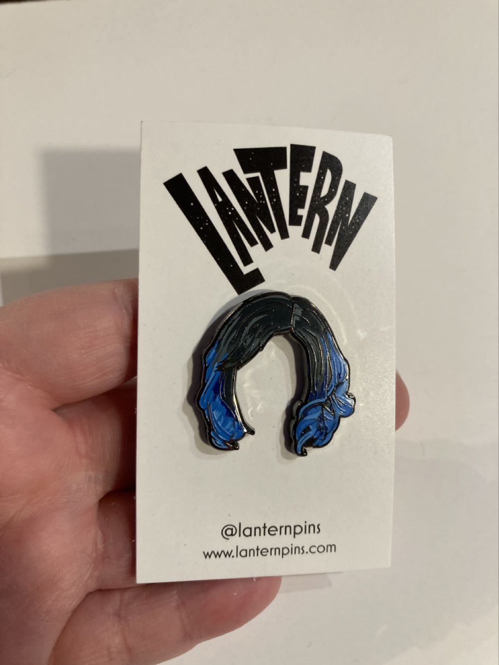 *  pin collectible - Main Image 3