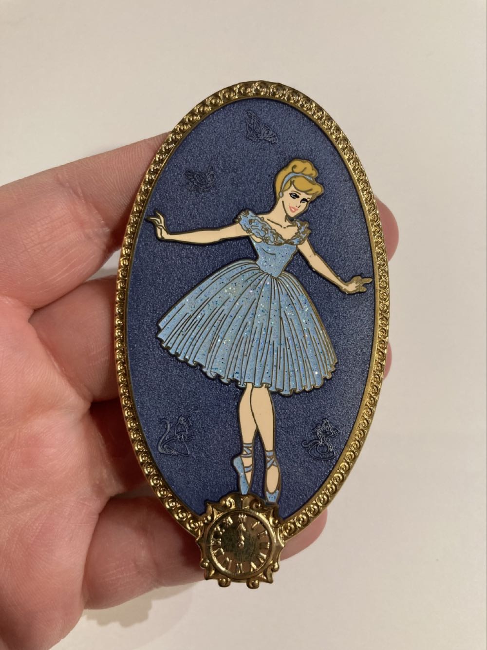 *  pin collectible - Main Image 2