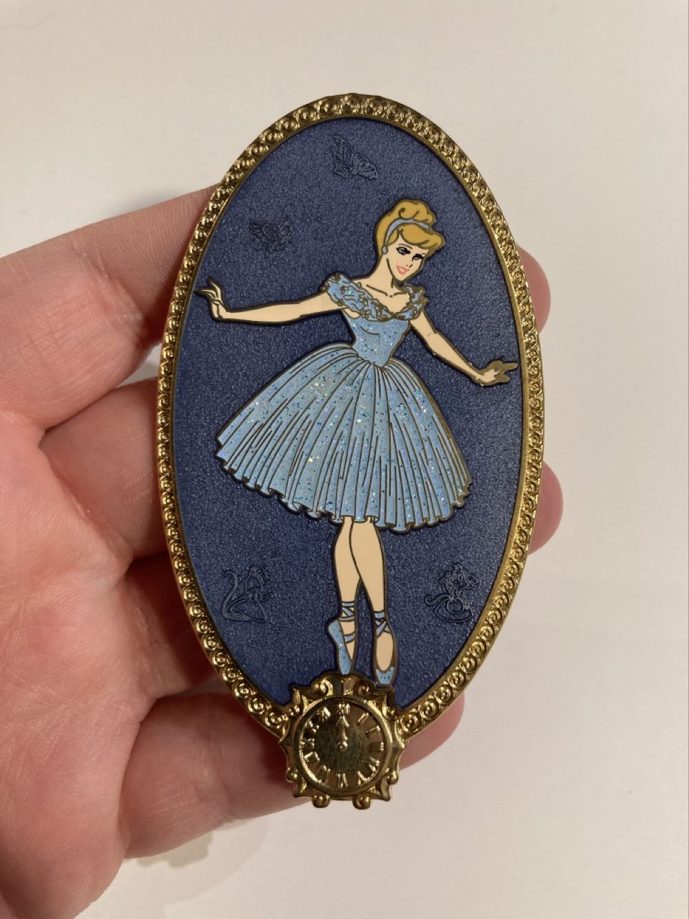 *  pin collectible - Main Image 3