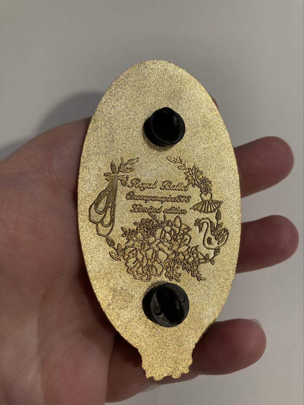 *  pin collectible - Main Image 4