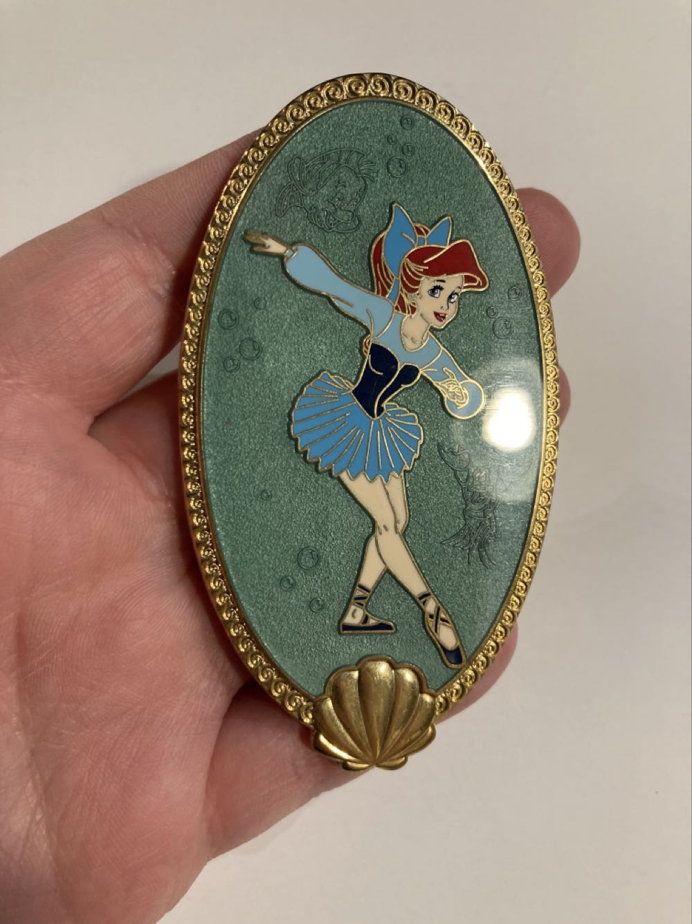*  pin collectible - Main Image 2