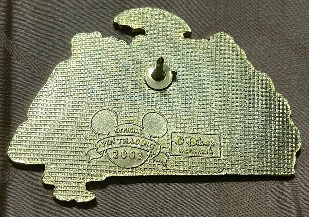 Mary Poppins Over Skyline - Disney Parks Pin - Rack pin collectible - Main Image 2