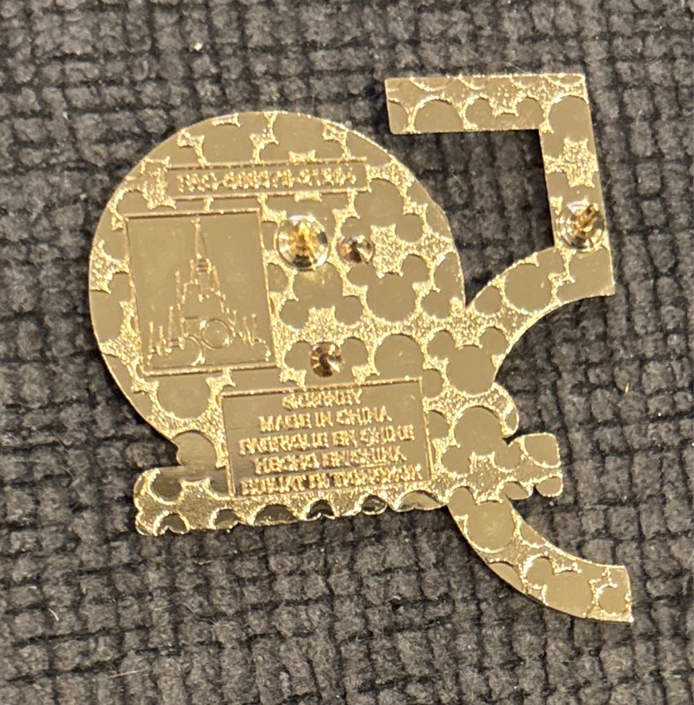 Disney 50th Passholder Exclusive - Disney Pin pin collectible [Barcode 400939713529] - Main Image 2