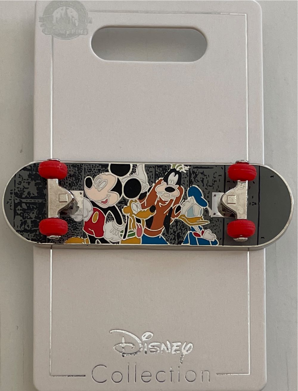 Mickey Pluto Goofy Donald Skateboard  pin collectible [Barcode 400109065069] - Main Image 1
