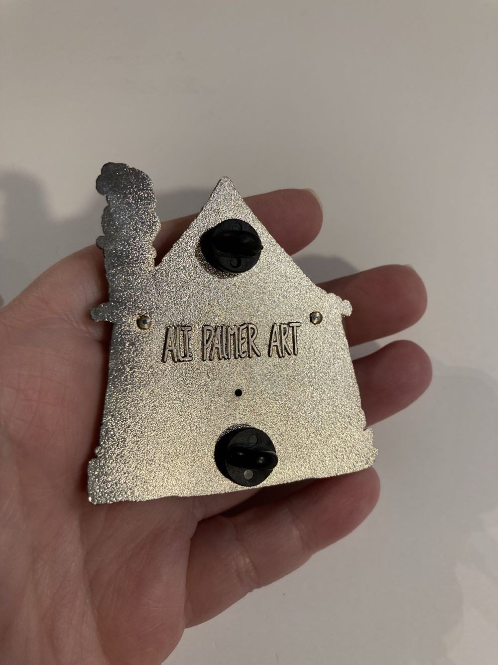 *  pin collectible - Main Image 4