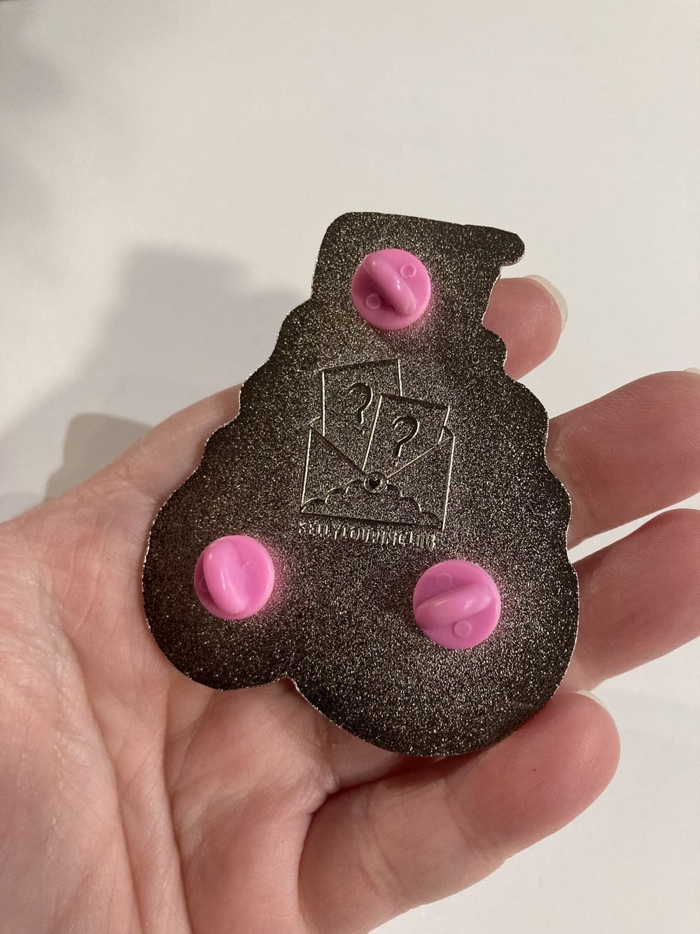 *  pin collectible - Main Image 3