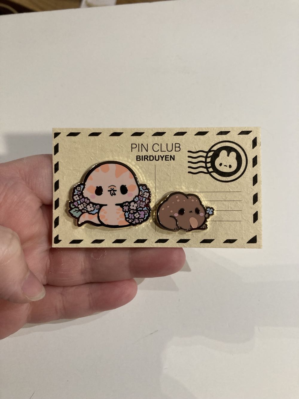 *  pin collectible - Main Image 2