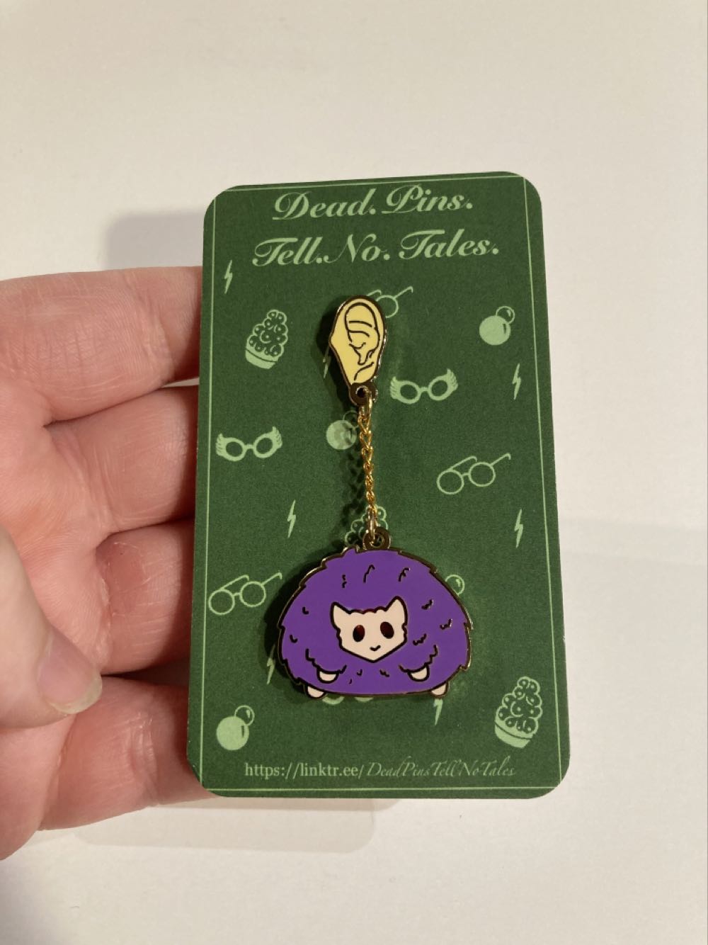 *  pin collectible - Main Image 2