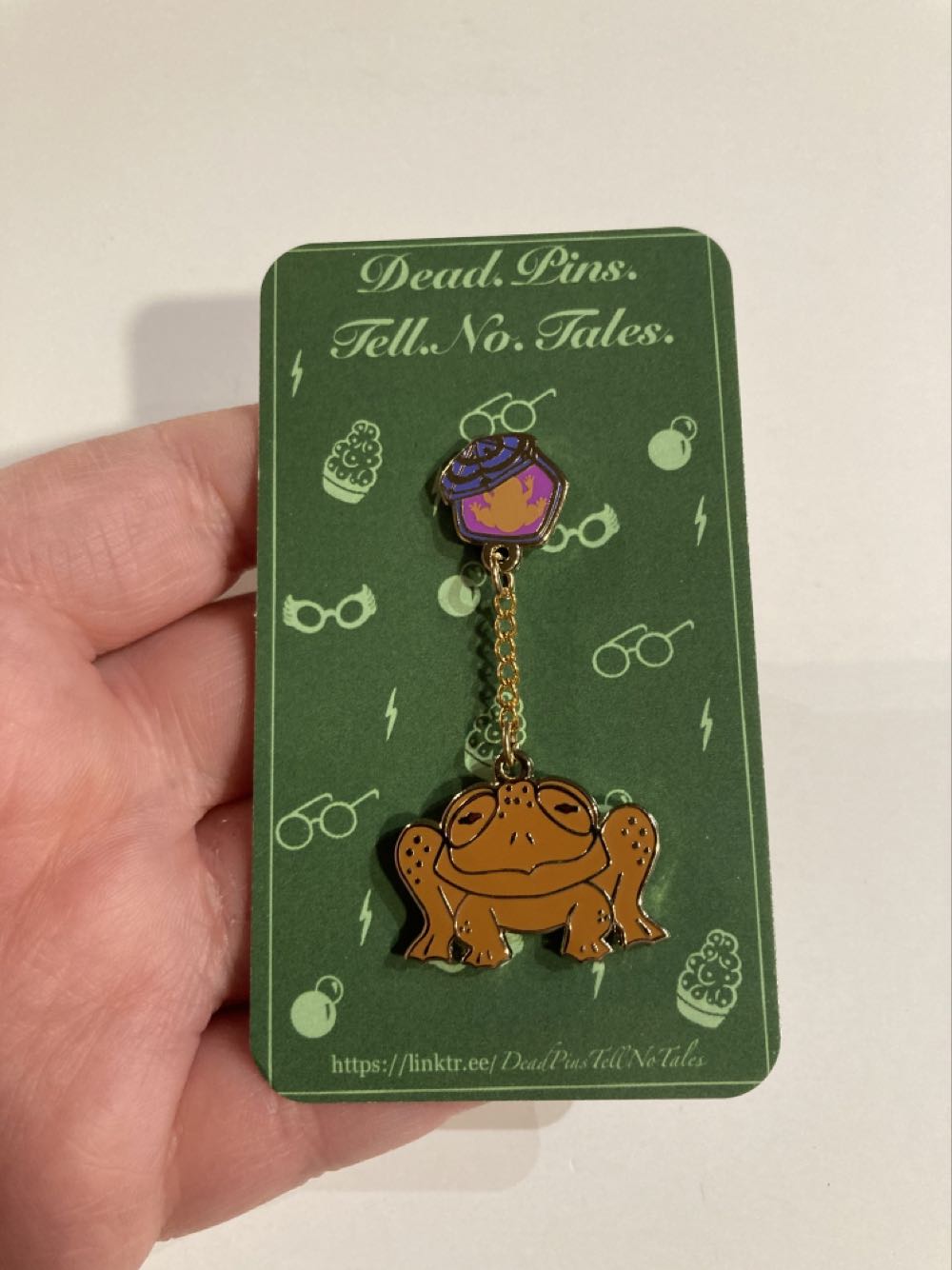 *  pin collectible - Main Image 2