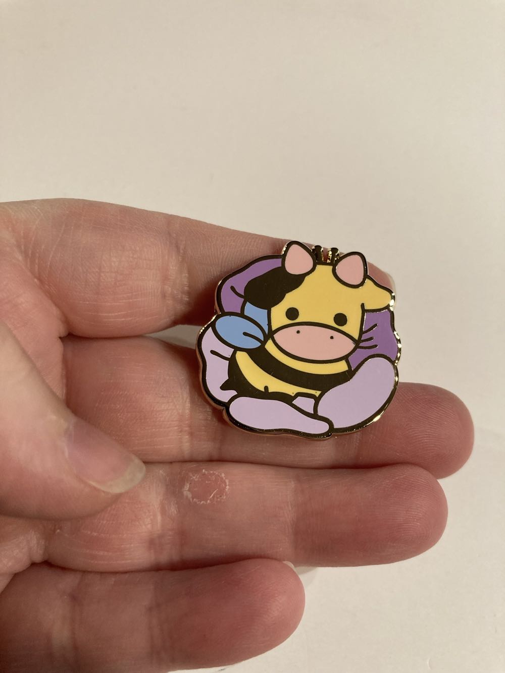 *  pin collectible - Main Image 2