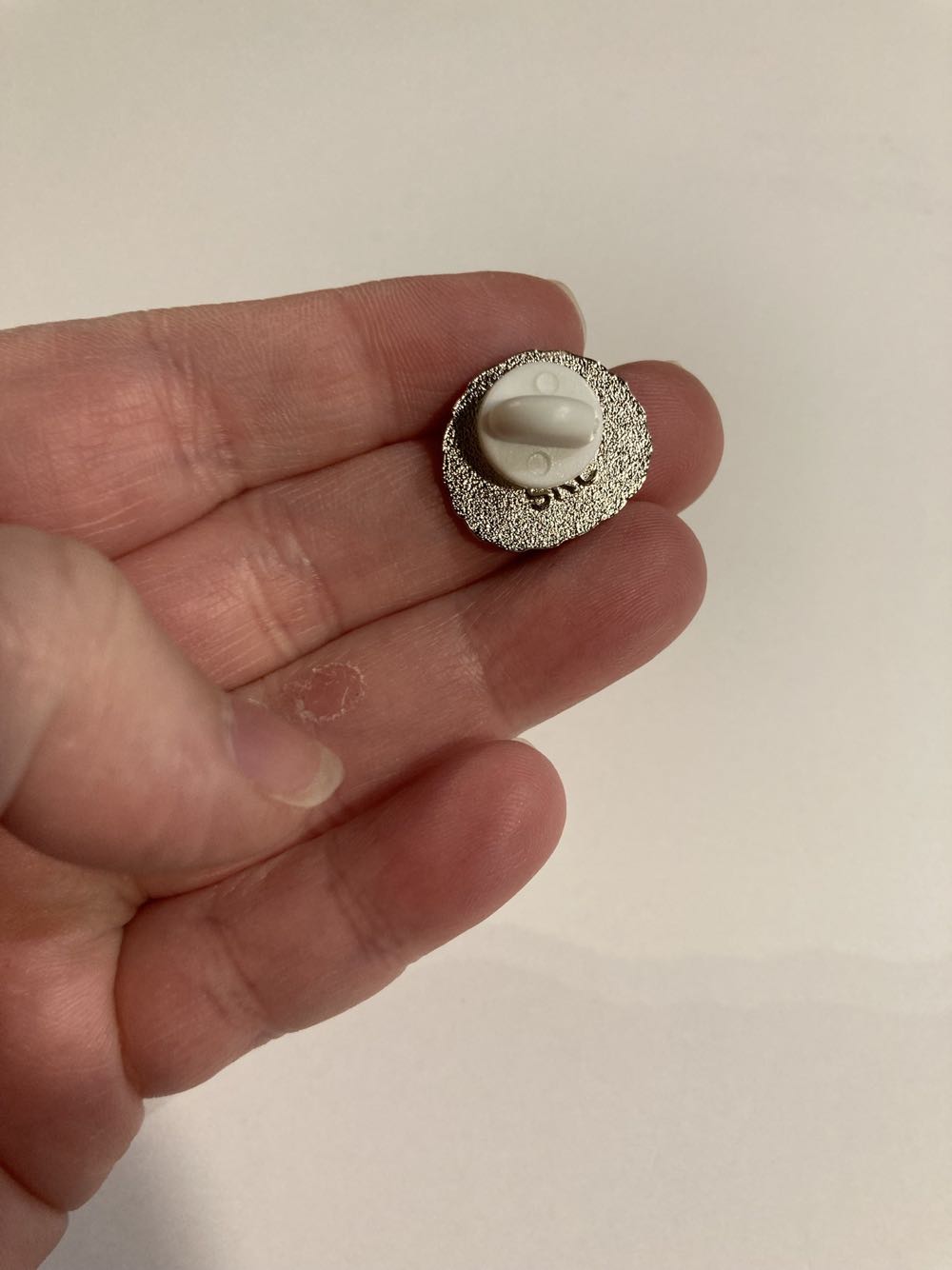 *  pin collectible - Main Image 2